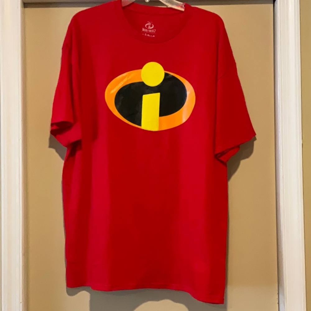 Men's XL Disney Incredibles 2 Red and Yellow Short Sleeve Tee